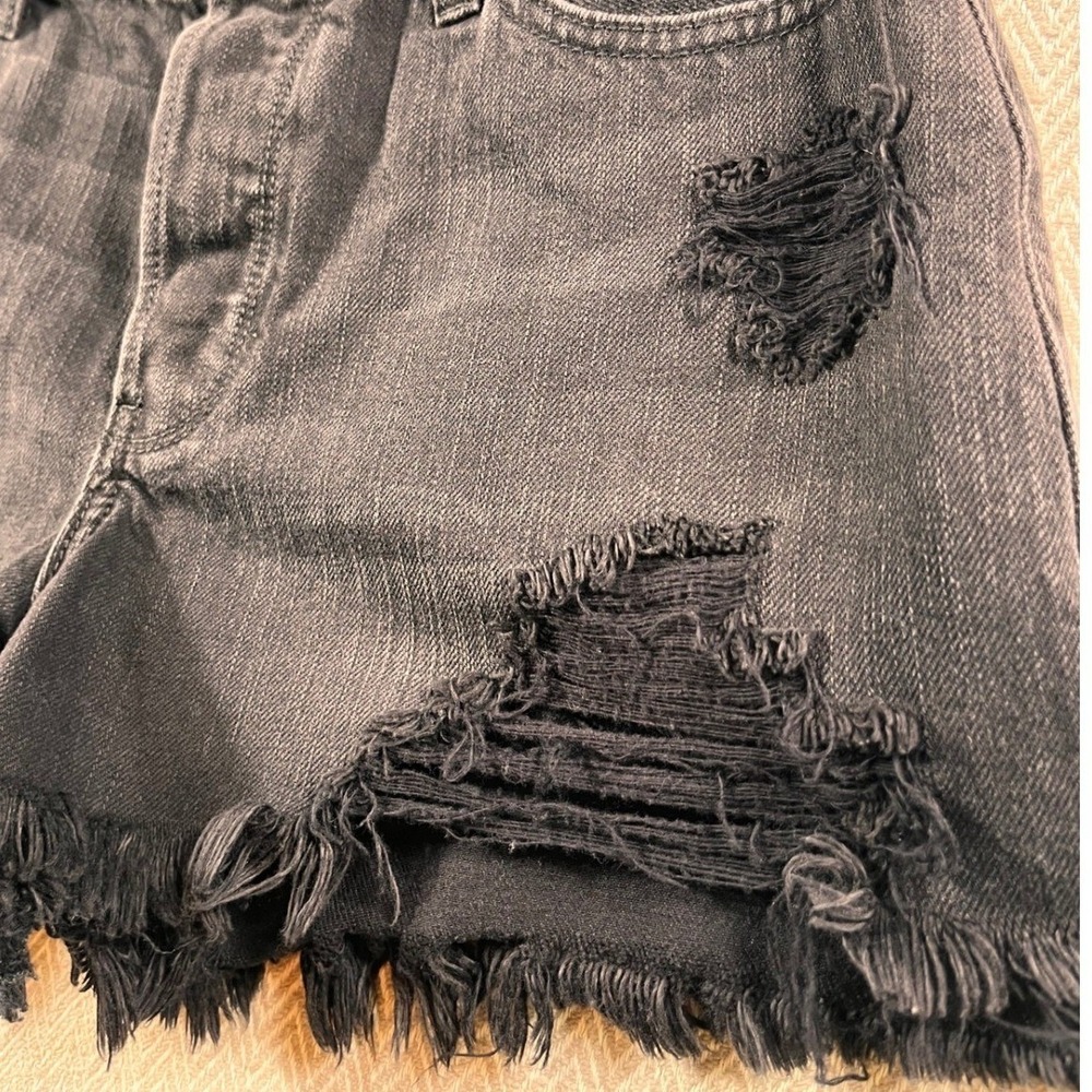 Hollister Womens Sz 9 Black Ultra High-Rise Mom Shorts 3" Inseam Jean Denim - Picture 11 of 11